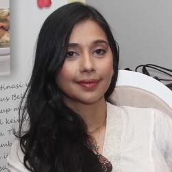 Ayu Azhari: Gini Hari Masih Cerai!