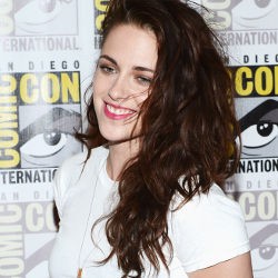 Kristen Stewart Perbesar Payudara?