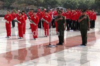 Semua atlet, pelatih dan pengurus PB PBSI melakukan ziarah ke TMP Kalibata, Jakarta.