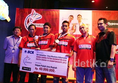 Atlet Ganda Putra Edi & Arya Terima Penghargaan