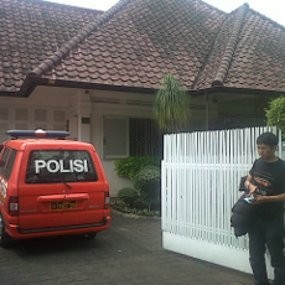 Perampok Berbekal Senpi Beraksi di Rumah Pengusaha