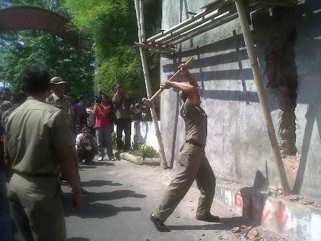Caplok Tanah Warga, Ruko di Semarang Dibongkar Paksa