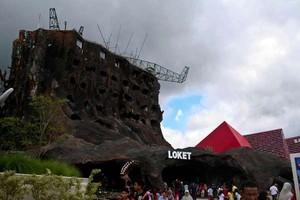 Di Batu, Wisatawan Bisa Tidur Dalam Batang Pohon
