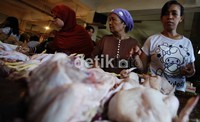 Sebelumnya harga ayam potong di pasar tersebut hanya Rp 24.000/ekor.