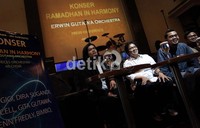 Diantara bentuk harmoni dan cinta damai adalah budaya Pela Gandong (Persaudaraan dari Maluku) dan harmonisuara adzan pitu yang berasal dari Cirebon dan angklung Jawa Barat.