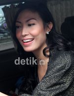 Ayu Dewi Selalu Ceria