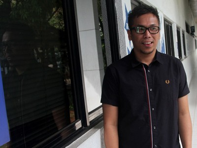Sammy Simorangkir Hitam-hitam