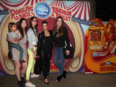 Nonton Sirkus Bareng Keluarga Kardashian