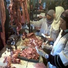 Pedagang Daging di Pasar Larangan Disidak