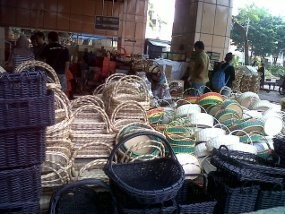 Memasuki Bulan Ramadan, Pedagang Parcel Cikini Berharap Raup Untung