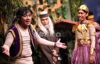 Pada kesempatan tayangan perdana ini, Sheila on 7 dipilih untuk menjadi bintang tamu dalam OVJ Sahurnya Indonesia.