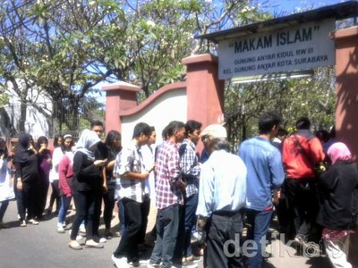 Pemakaman Ryan Ramadan Diiringi Isak Tangis