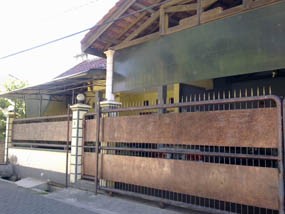 Kakak Adik Korban Kecelakaan di Tol Porong Dimakamkan di Buduran