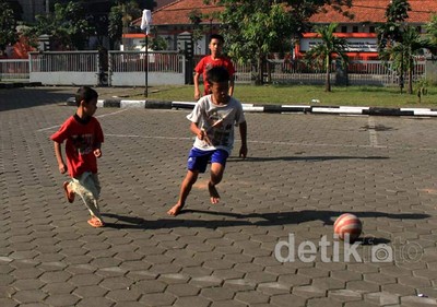 Halaman Penjara Jadi Arena Bermain