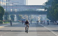 Bulan Ramadan membuat sebagian besar warga Jakarta menyimpan tenaga untuk beribadah puasa.