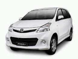 Diduga Sopir Ngantuk, Avanza Tabrak Tiang Listrik di Kelapa Gading