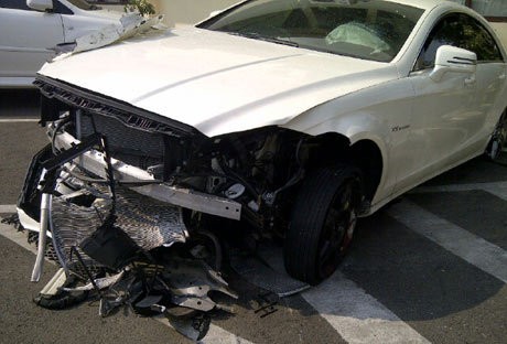 Bemper Mercy Penabrak Orang di Bundaran HI Ringsek