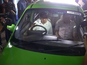Hatta Berharap Mobil Listrik Made in Depok Bisa Dijual Seharga Avanza