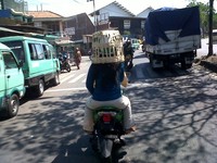 Foto diambil di wilayah Surabaya Utara. (Foto Hendry Alfiandi).