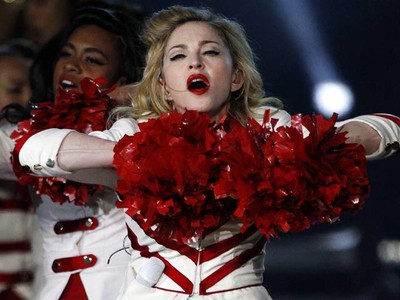 Aksi Madonna Jadi Cheerleader