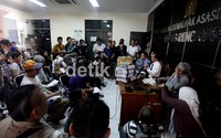 Komnas HAM meminta Kejagung menindaklanjuti penemuan ini kea arah penyidikan hukum lebih lanjut.