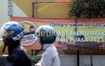 Spanduk Ramadan Beratribut Kampanye Foke
