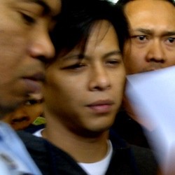 Para Artis Bersuka Cita Sambut Ariel Bebas