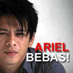Berebut Gambar Ariel, Wartawan & Fans Terjatuh