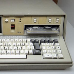 Ini Dia Laptop Pertama di Dunia Seharga Mobil
