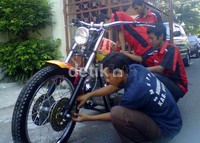 Bila dilihat, moge chopper ini memakai velg depan dengan ukuran 21 cm dan pelg belakang 16 cm. (Norma Anggara/detikOto).