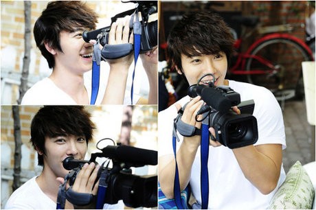 Donghae Jadi Kameraman di Miss Panda and Porcupine