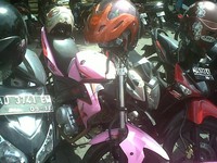 Motor diparkir di BTC Solo Jawa Tengah. (Foto Ozem Hendrawan H)