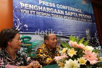 Dalam kegiatan ini, sebanyak 62 taman rekreasi dari seluruh Indonesia berlomba untuk mendapatkan penghargaan Toilet Umum Bersih. Gusmun/detikcom.