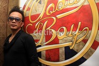 Indra merupakan eks personil band Peterpan dan kini menjadi basis band The Titans.