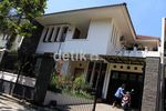 Sehari Pasca Bebas, Rumah Ariel Masih Sepi