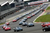 Selain kumpulan Ferrari F40, ratusan BMW Z1, Z3, Z4 dan Z8 juga berkumpul untuk membuat acara Z-fest. Total ada 400 mobil eksotis langka yang berkumpul disana termasuk sportcar Inggris seperti TVR, Lotus Elan, Triumph Spitfires, Austin Healeys dan MGB. (dok Silverstone Classic).