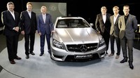 Baik Michael Schumacher dan Nico Rosberg mengaku senang dengan hasil kerja keras mereka. Apalagi mobil ini akan dilelang untuk amal A Heart for Children yang akan digelar pada 15 Desember 2012. (dok Daimler)