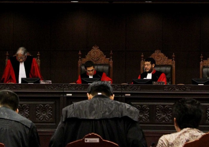 Kasus Jual iPad Dipenjara Gugur di MK