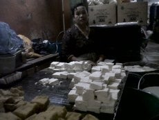 Tahu-Tempe Masih Eksis di Semarang, Pedagang Mengaku Nyaris Merugi