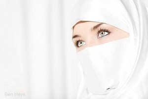 Muslimah, Perhatikan Pakaianmu (III)