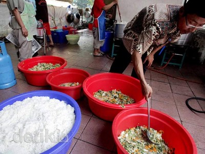 Dapur Istiqlal, Si Pembuat 2.000 Nasi Kotak/hari