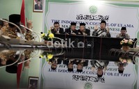 Kecaman pembantaian tersebut disampaikan pimpinan MUI di Kantor MUI Pusat, Jl Proklamasi, Jakarta, Rabu (25/7/2012). Sekitar enam ribu kaum muslim Rohingnya sudah dibunuh di sana, kata Ketua MUI KH Maruf Amin.