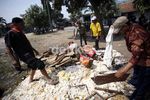 Protes Harga Kedelai Naik, Tahu Tempe Dibuang