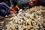 Protes Harga Kedelai Naik, Tahu Tempe Dibuang