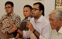 Sementara itu, Kordinator Kontras Haris Azhar menyatakan langkah Komnas HAM merupakan kemajuan yang cukup mumpuni dalam membuka sejarah baru Indonesia modern.