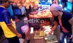 Pedagang Tempe di Makassar Tetap Berjualan