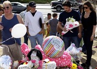 Christian Bale berbela sungkawa. (Joshua Lott/Getty Images).