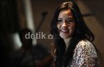 Senyum Manis Raisa