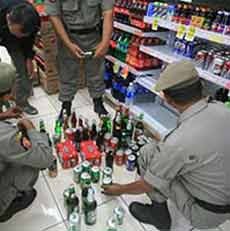 Ratusan Miras Diamankan Satpol PP Dari Minimarket