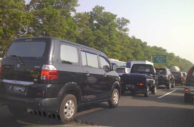 Tol Jagorawi Macet Parah, 2 Km Ditempuh 40 Menit